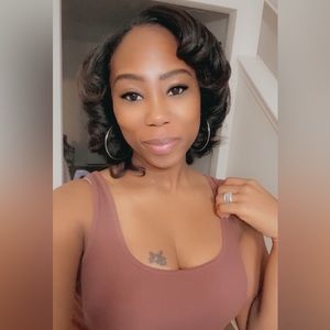 Meet your Posher, Dena